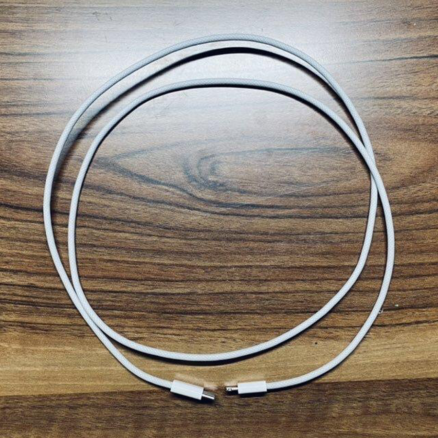 купить кабель на iPhone в Москве